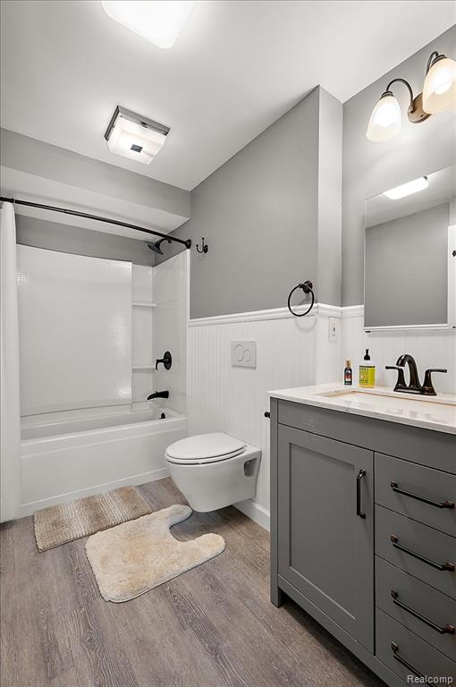 174 W Hollister Street