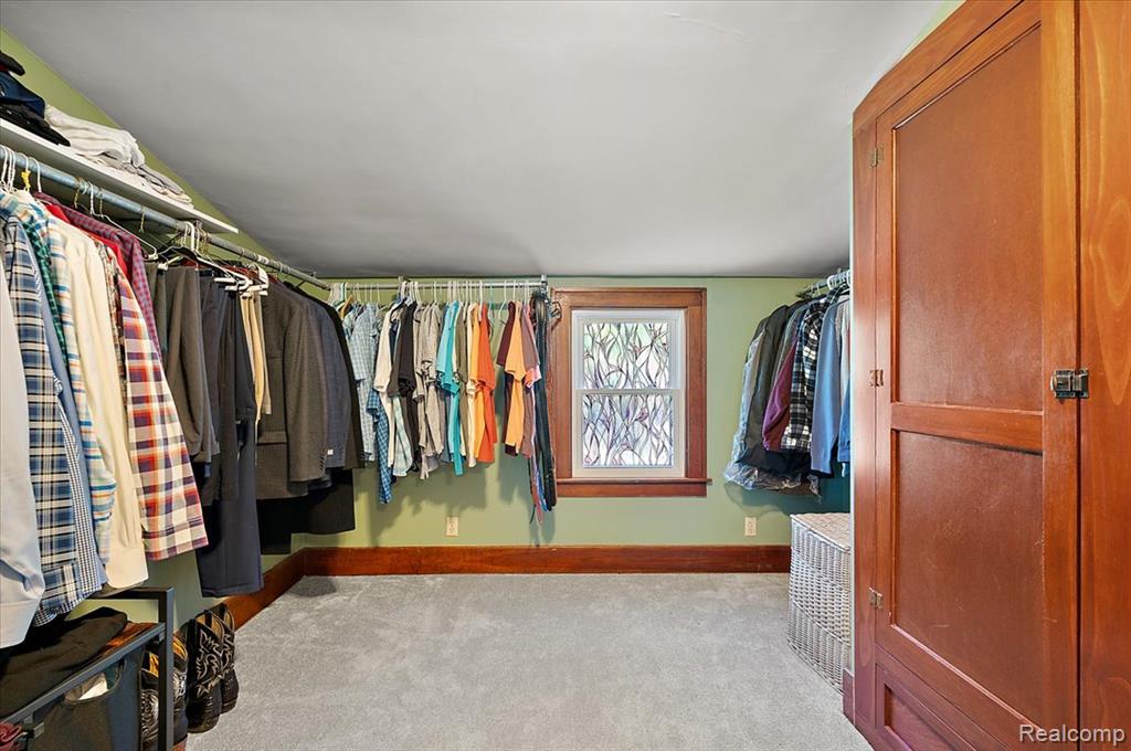 174 W Hollister Street