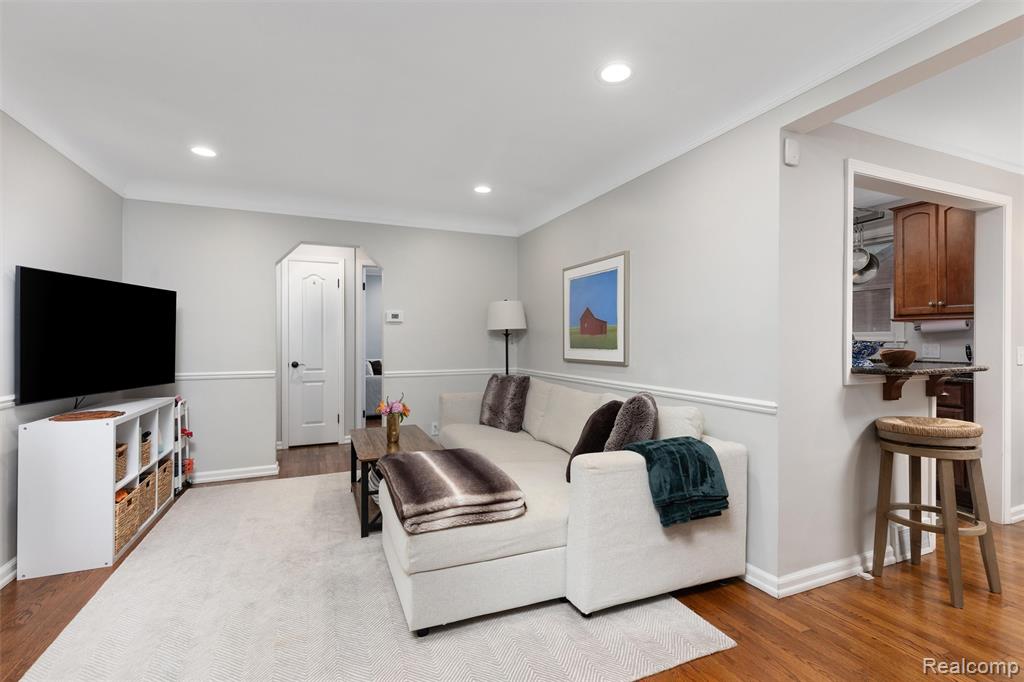 1823 Humphrey Avenue