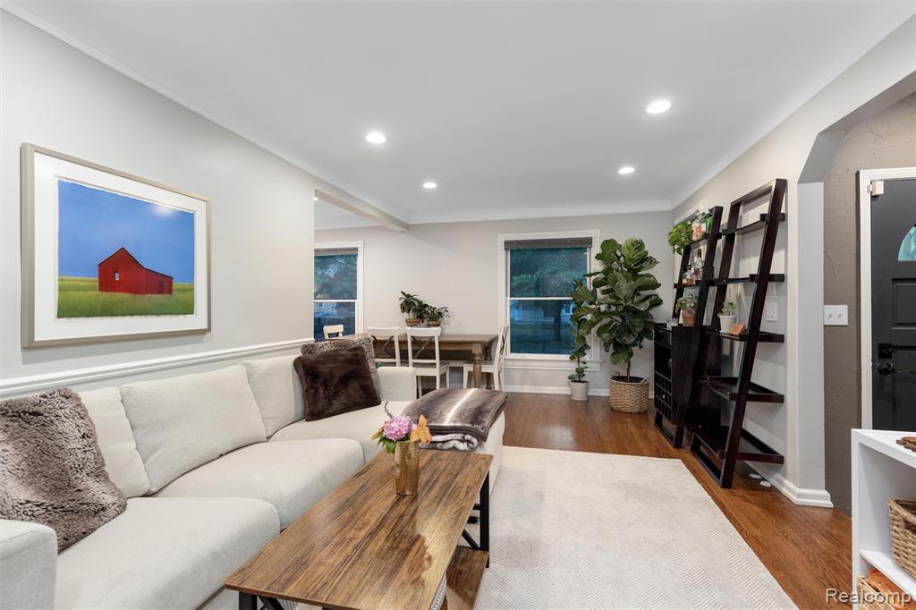 1823 Humphrey Avenue