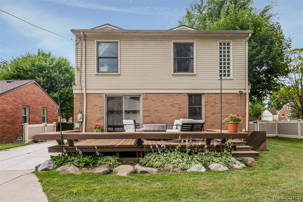 1823 Humphrey Avenue