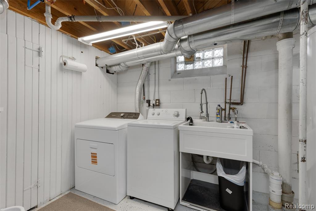 1823 Humphrey Avenue