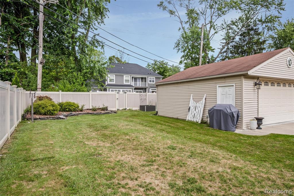 1823 Humphrey Avenue