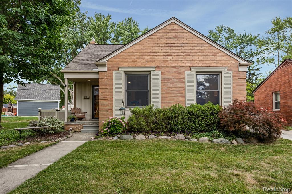 1823 Humphrey Avenue