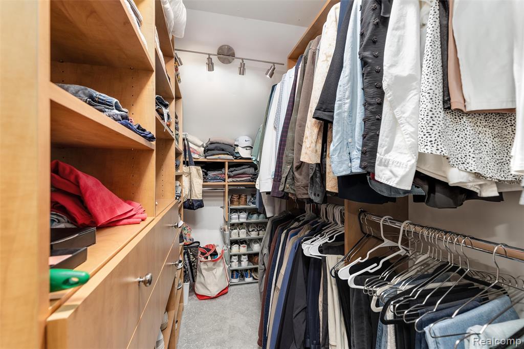 1823 Humphrey Avenue