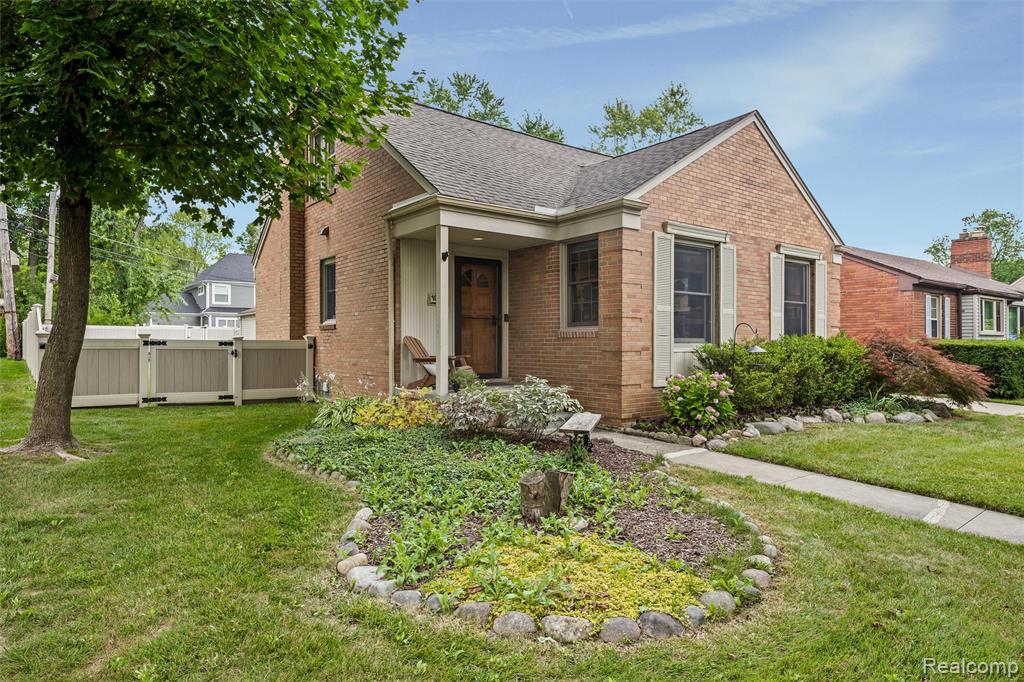 1823 Humphrey Avenue