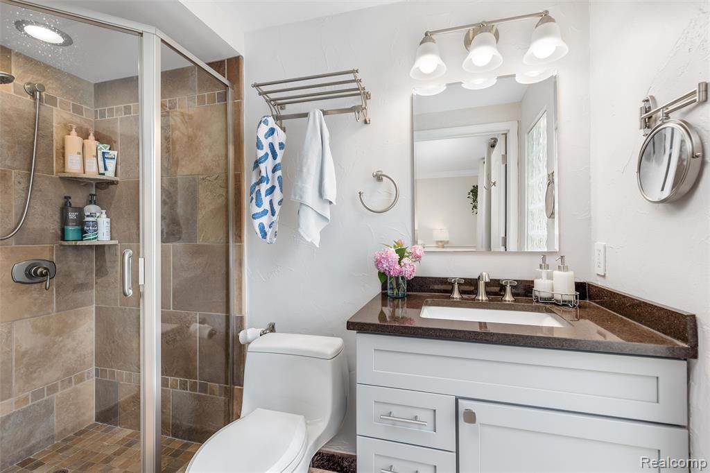 1823 Humphrey Avenue