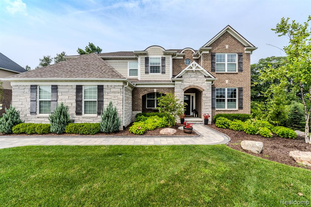 1367 Addington Court