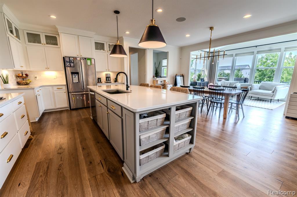 1367 Addington Court