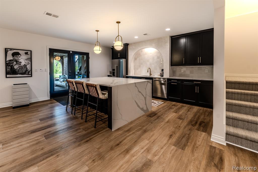 1367 Addington Court