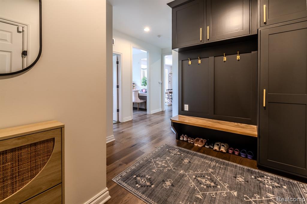 1367 Addington Court