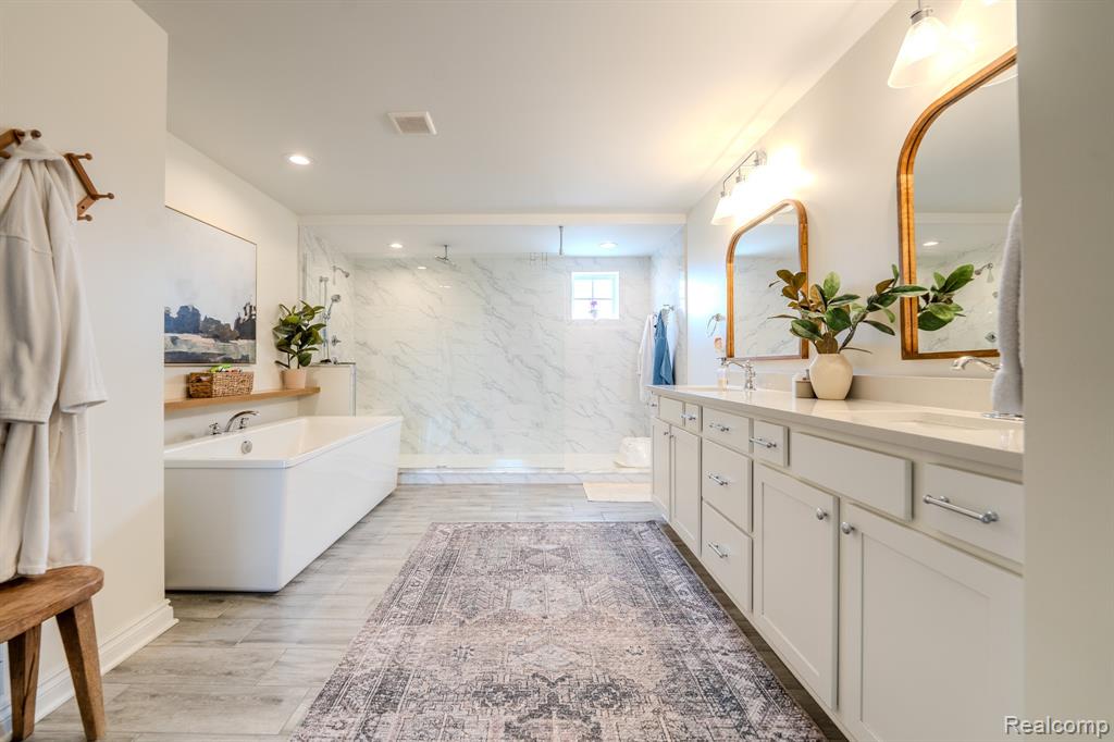 1367 Addington Court