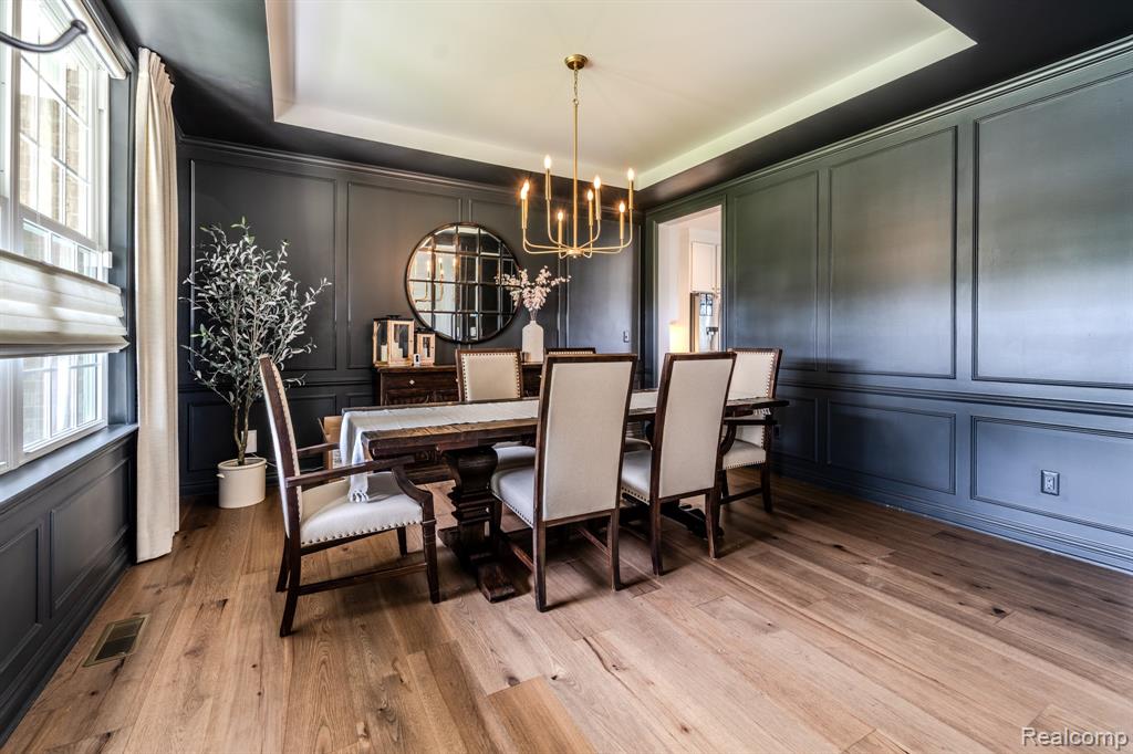 1367 Addington Court