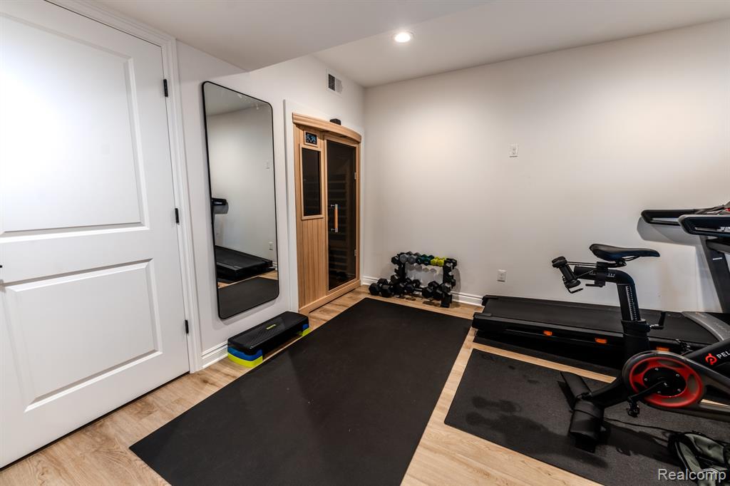 1367 Addington Court