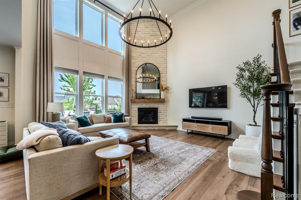 1367 Addington Court