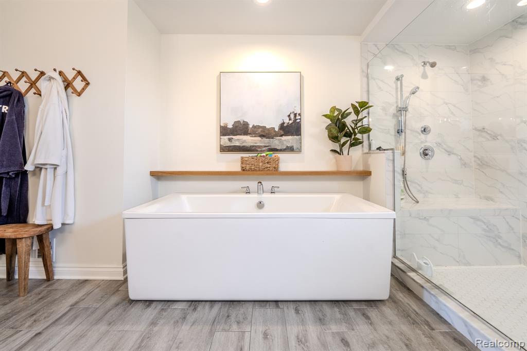 1367 Addington Court