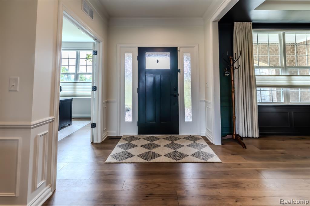 1367 Addington Court