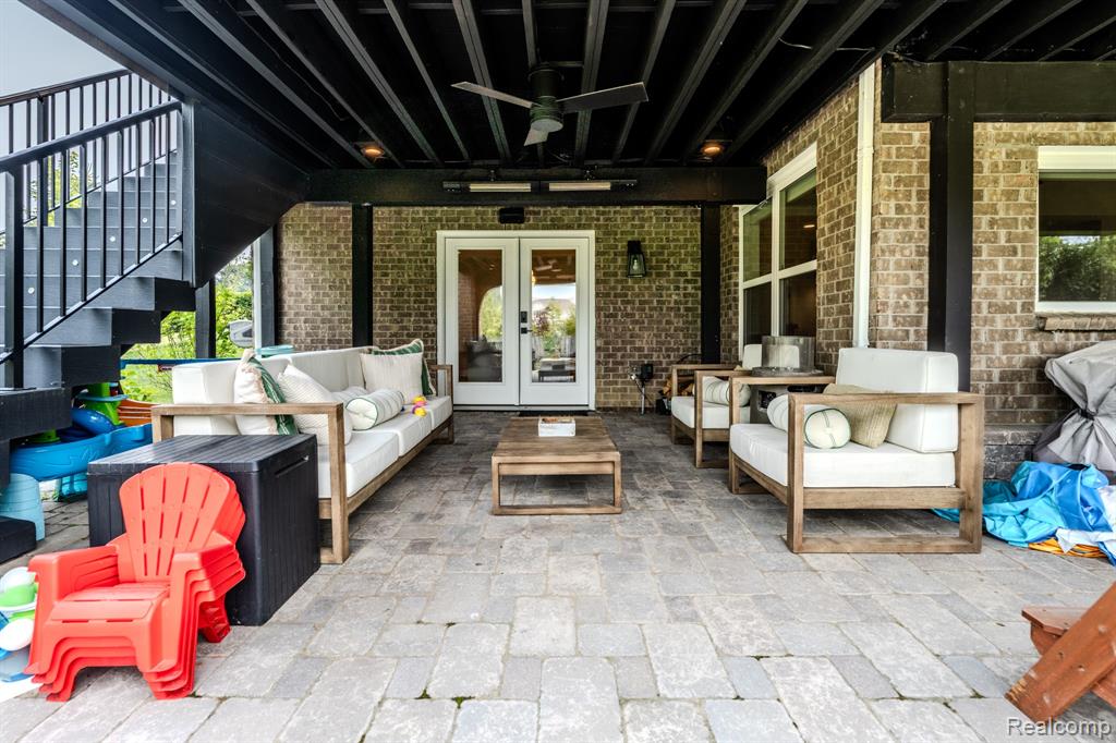 1367 Addington Court