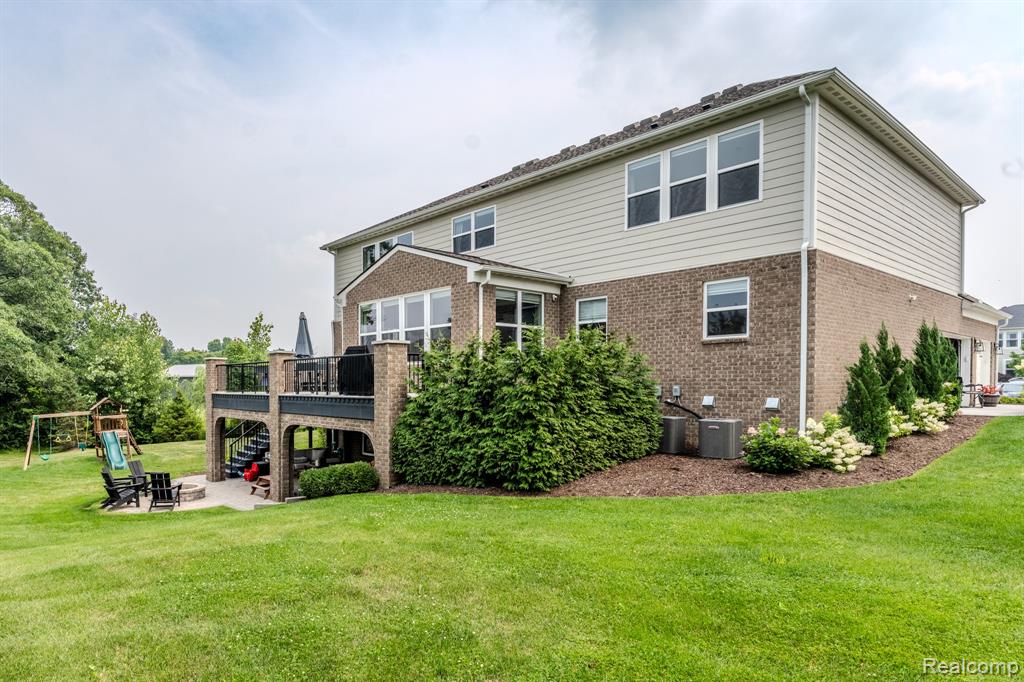 1367 Addington Court