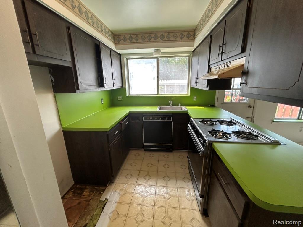 28028 Universal Drive