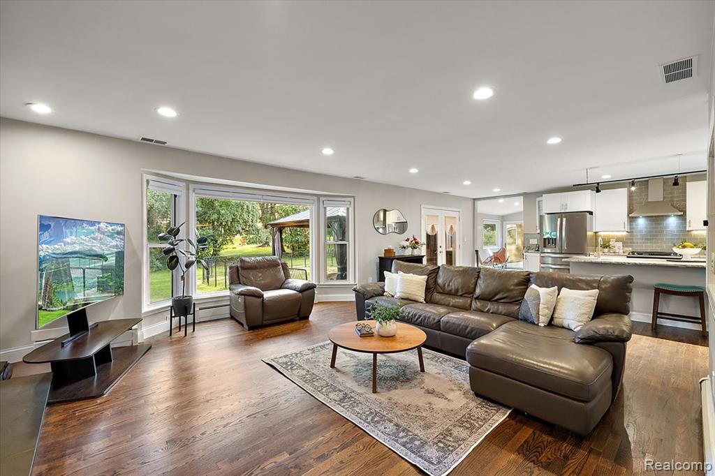 4521 Coachmaker Drive