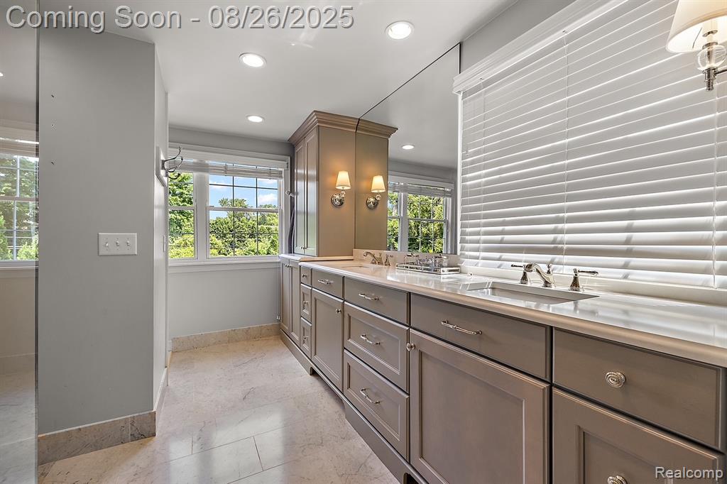 1832 Melbourne Street