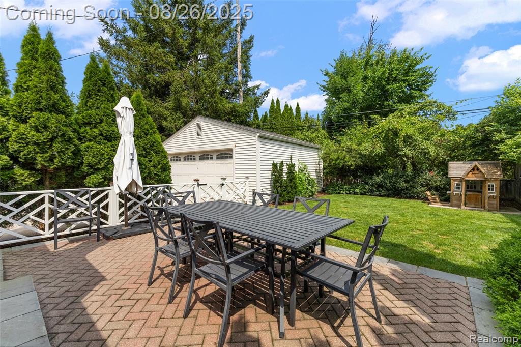 1832 Melbourne Street