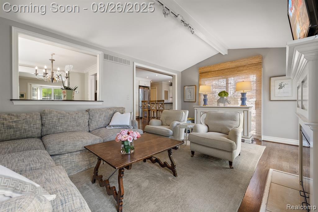 1832 Melbourne Street