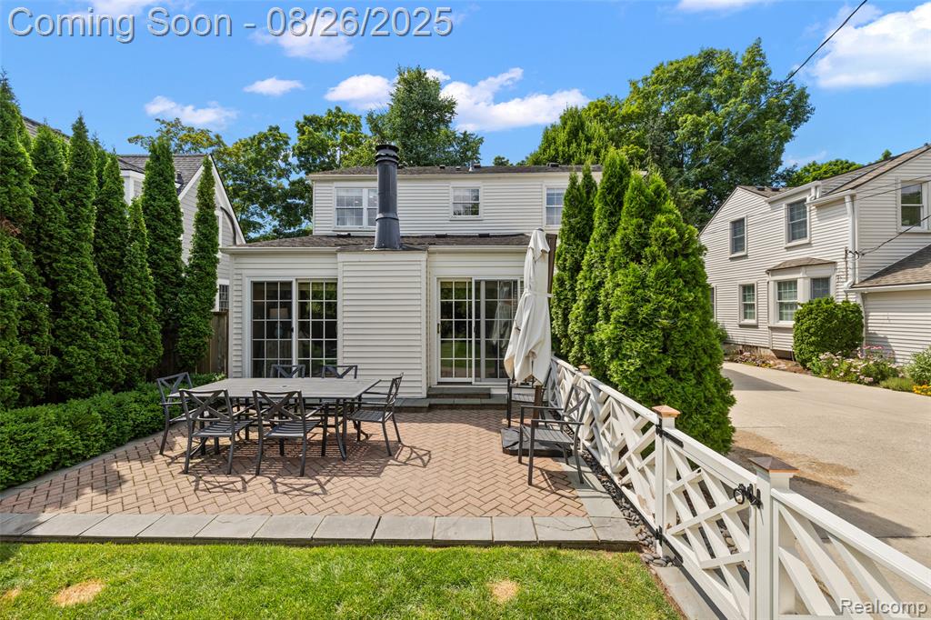 1832 Melbourne Street