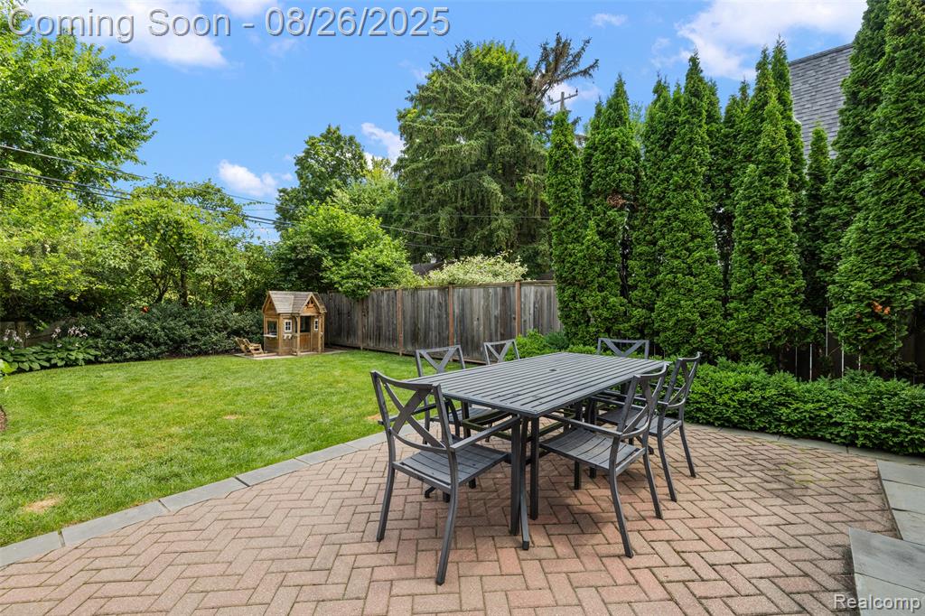 1832 Melbourne Street