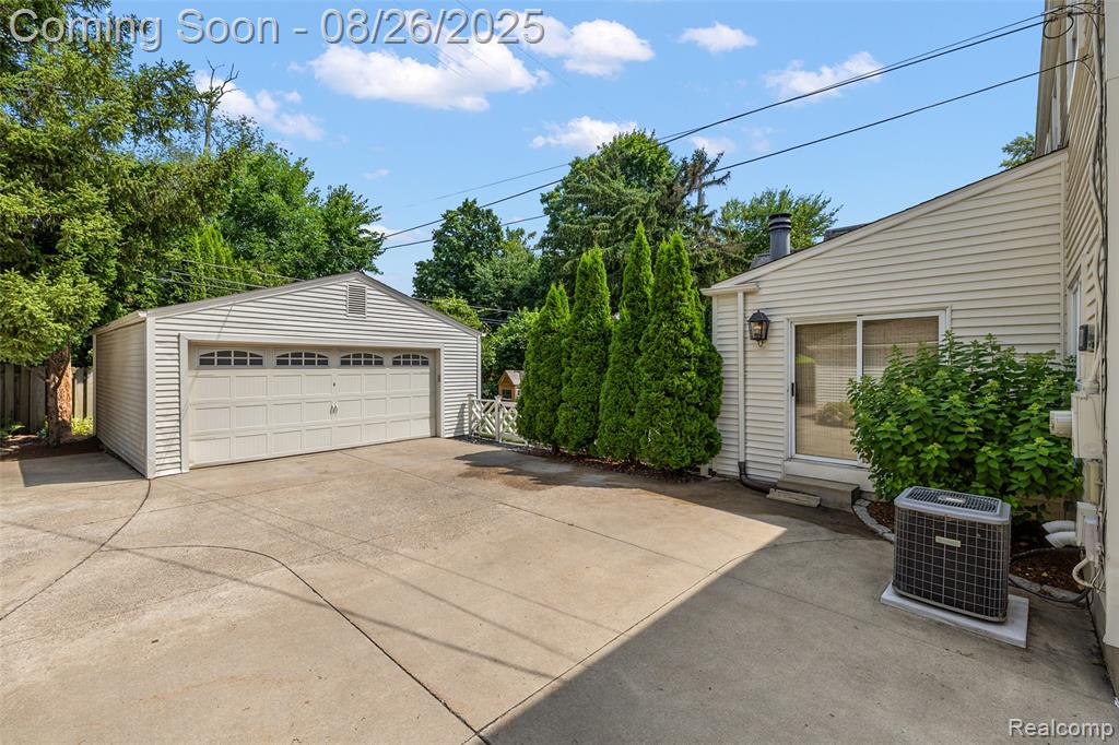 1832 Melbourne Street