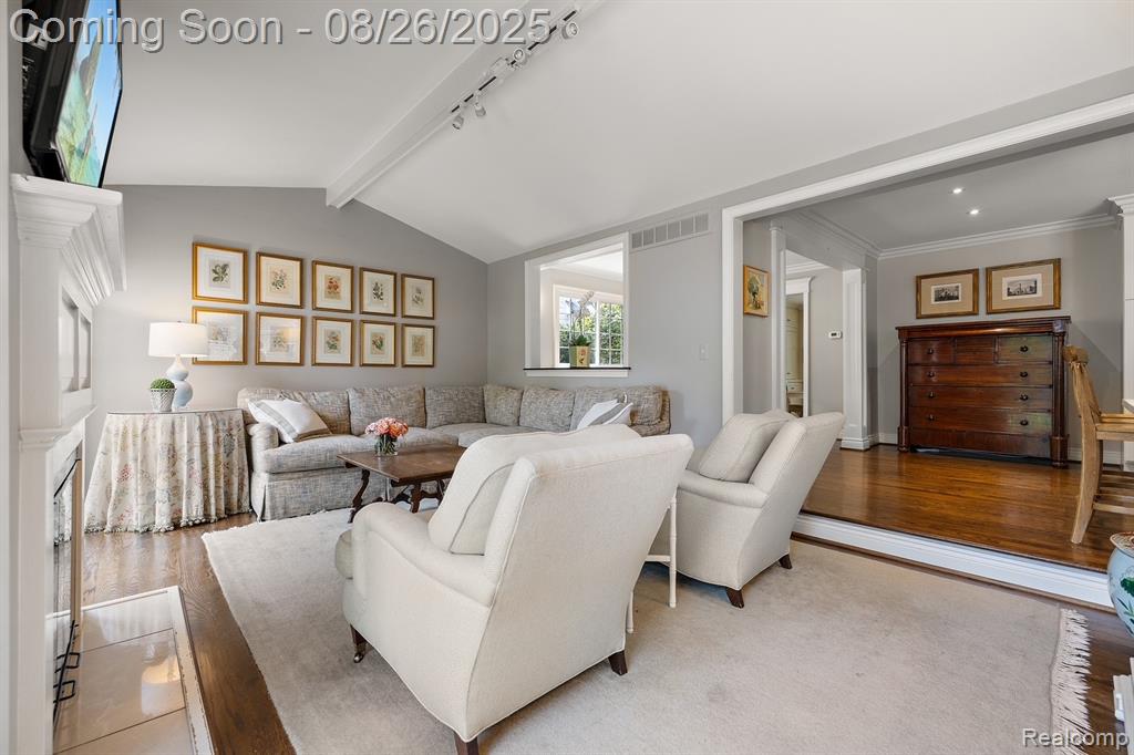 1832 Melbourne Street