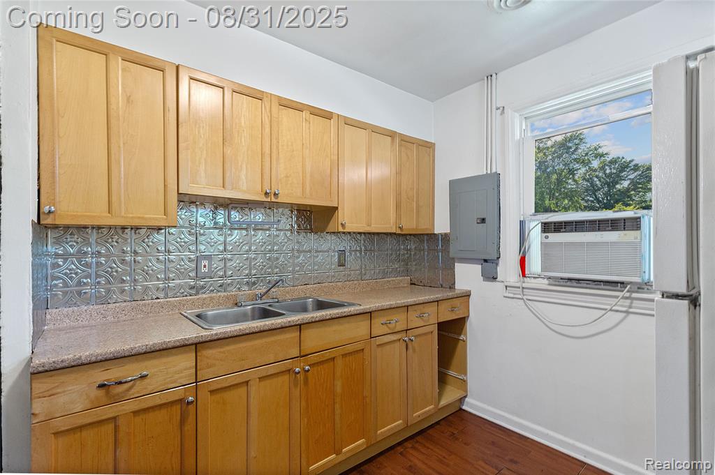 375 E Sheffield Avenue