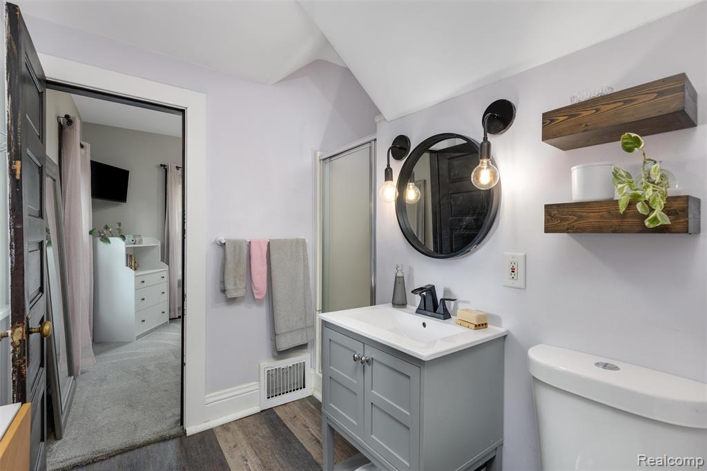 709 E Grand River Avenue