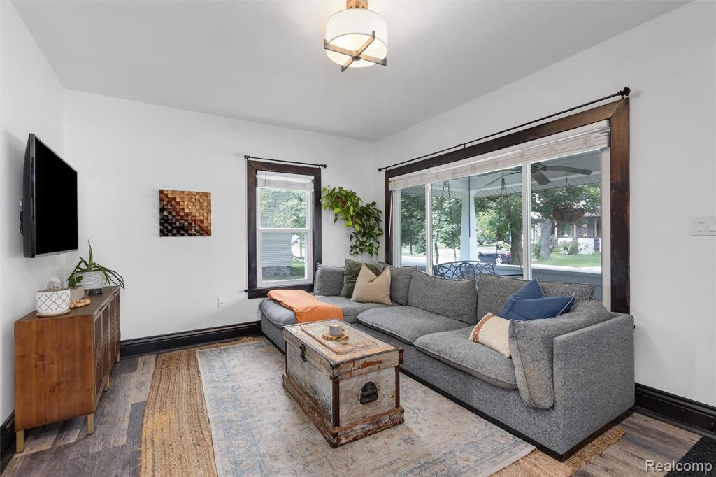 709 E Grand River Avenue