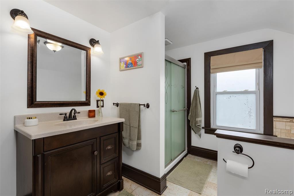 709 E Grand River Avenue