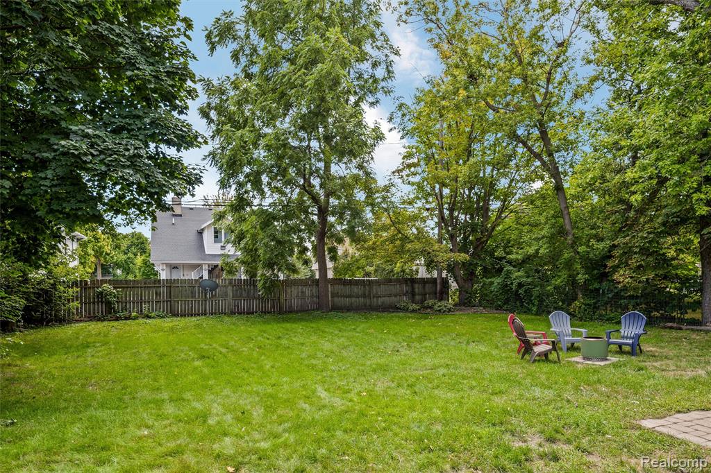 709 E Grand River Avenue