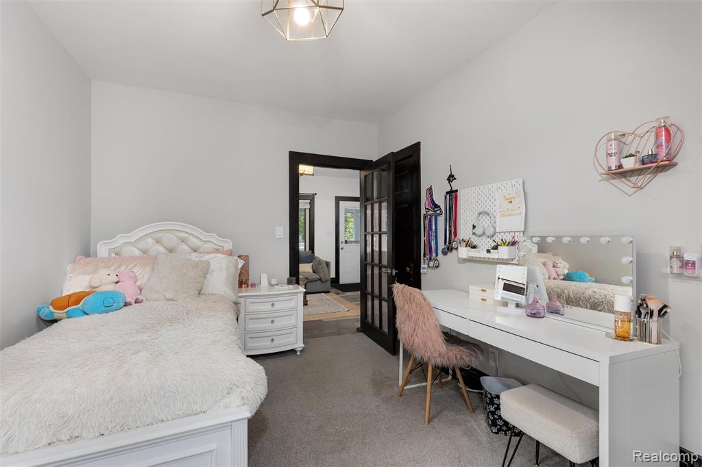 709 E Grand River Avenue