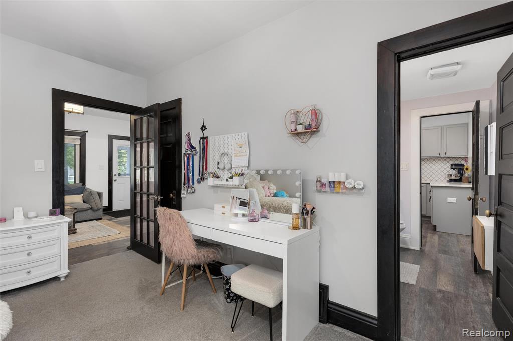 709 E Grand River Avenue