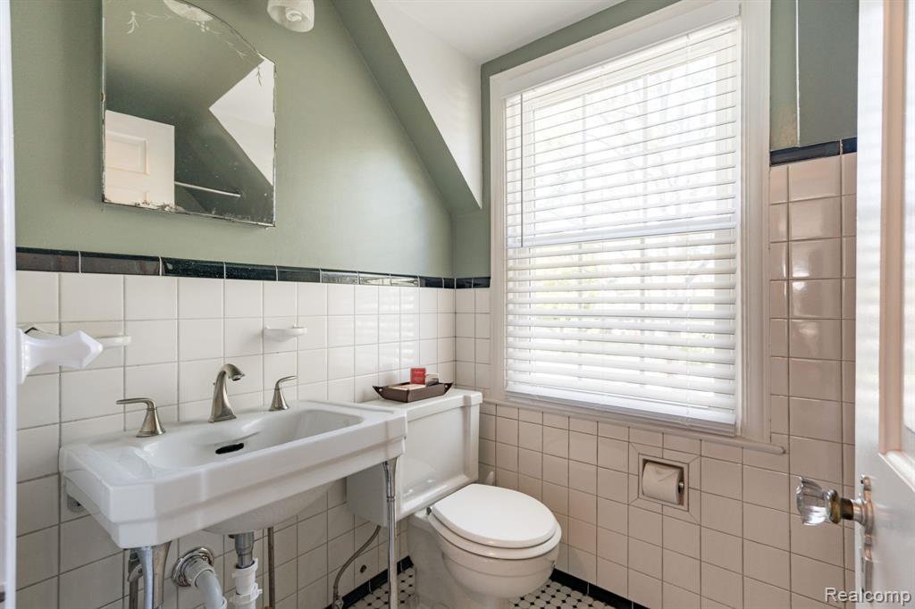 27714 California Drive