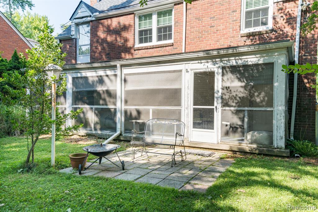 27714 California Drive