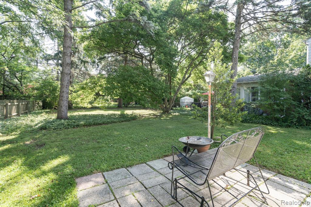 27714 California Drive