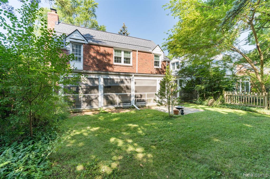 27714 California Drive