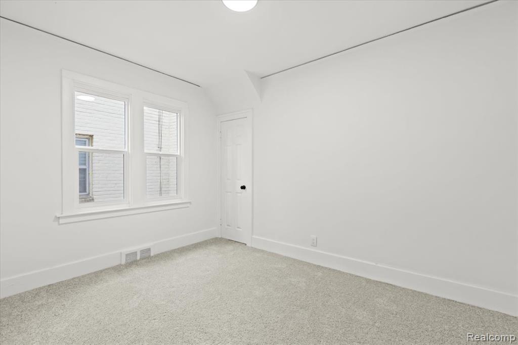 5307 Three Mile Drive