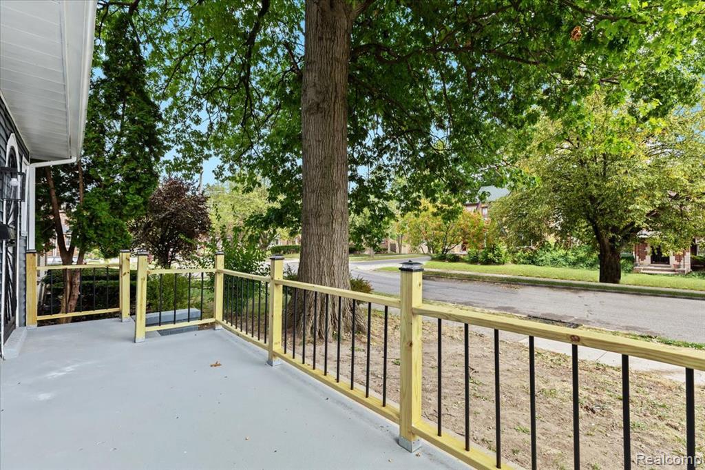 5307 Three Mile Drive