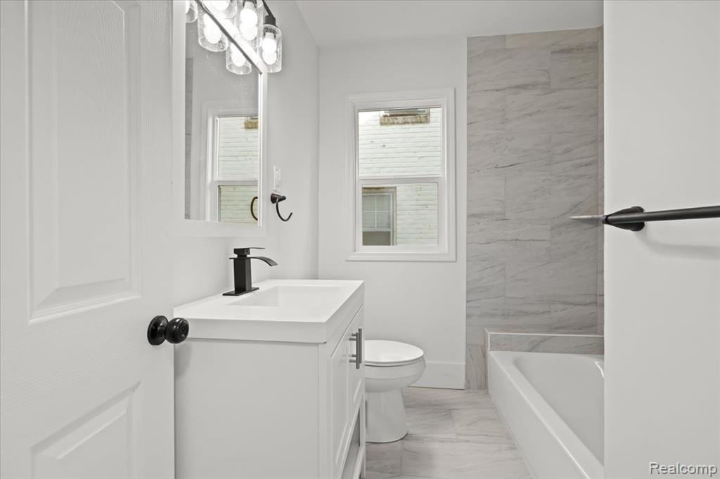 5307 Three Mile Drive