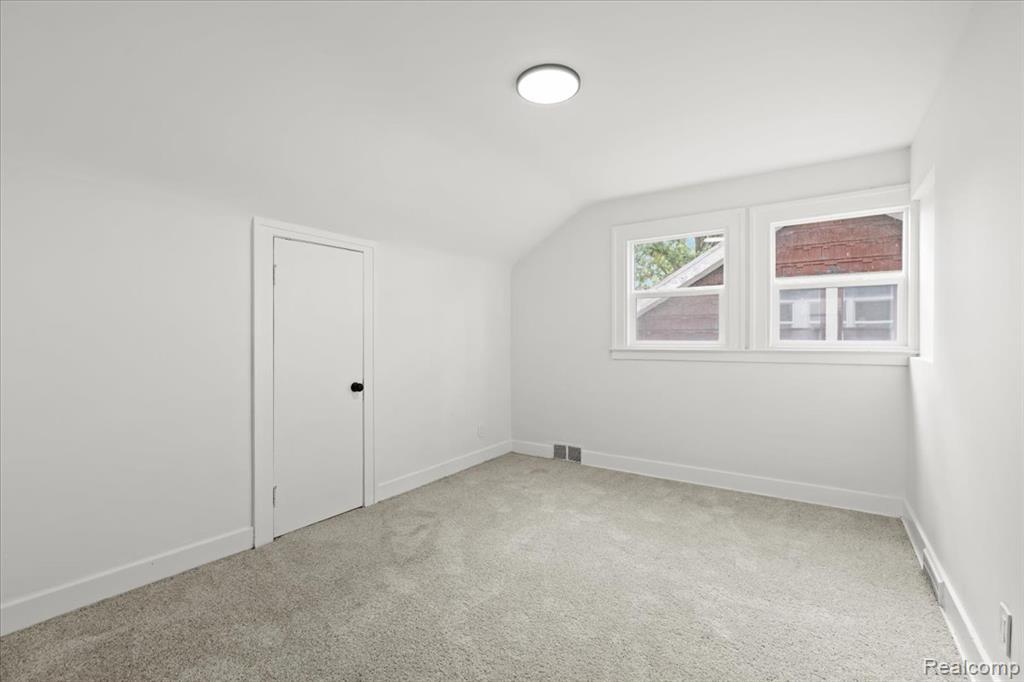 5307 Three Mile Drive