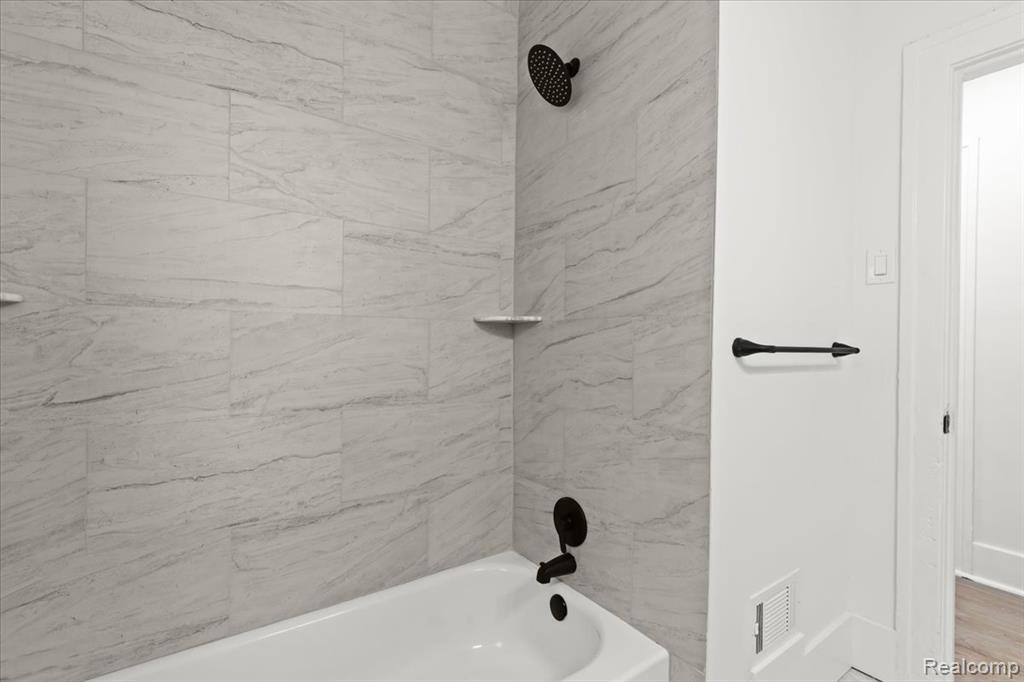 5307 Three Mile Drive