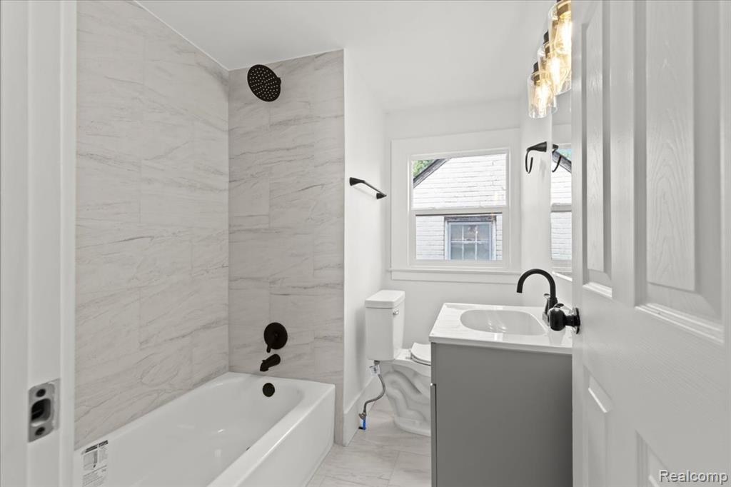 5307 Three Mile Drive