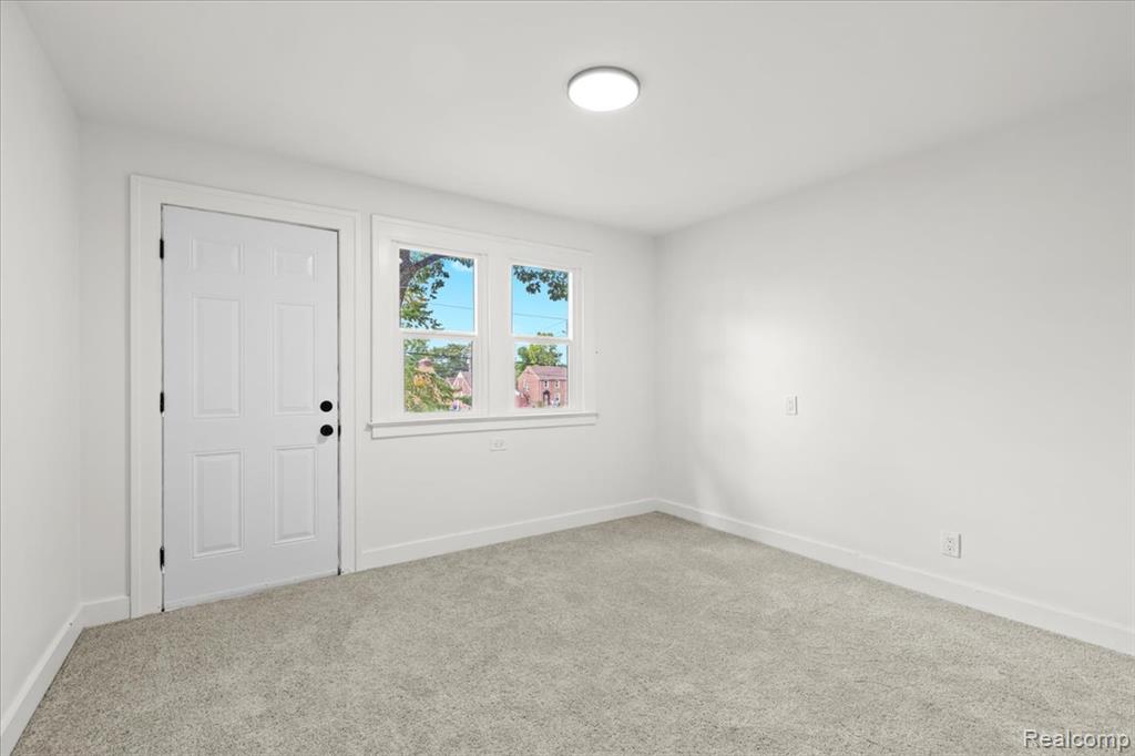 5307 Three Mile Drive